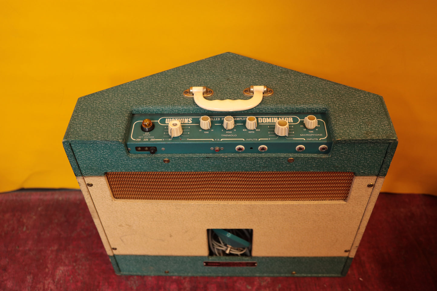 Watkins Dominator Tremolo V Front (1963)