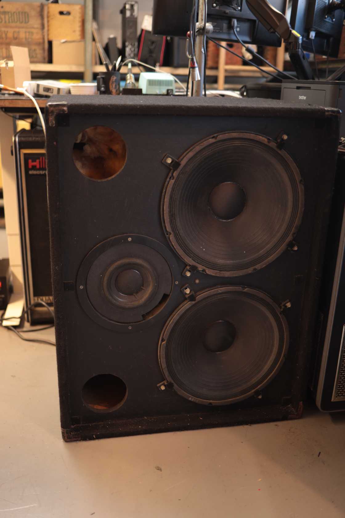 EV B-2150M 2x15" Cab (1990s)