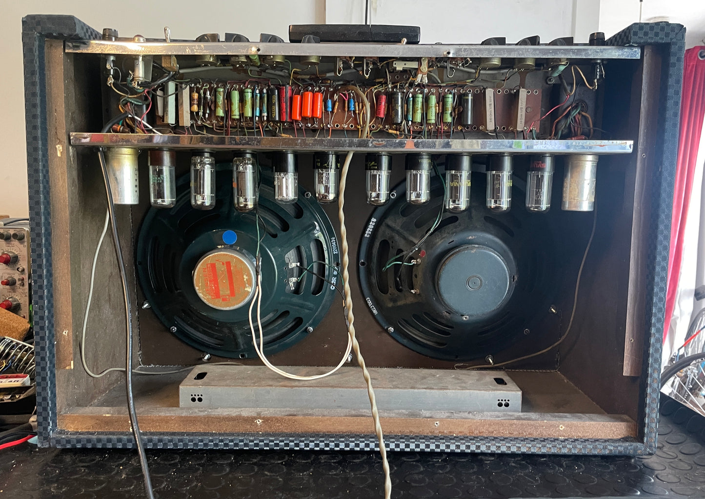 Ampeg Super Echo Twin (ET-2-B) 2-Channel 30-Watt 2x12" Guitar Combo (1963)