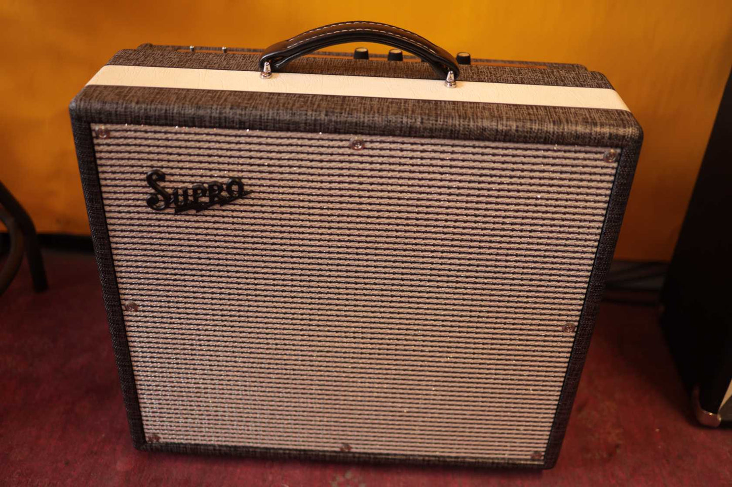 Supro Black Magick 1695T (2016)