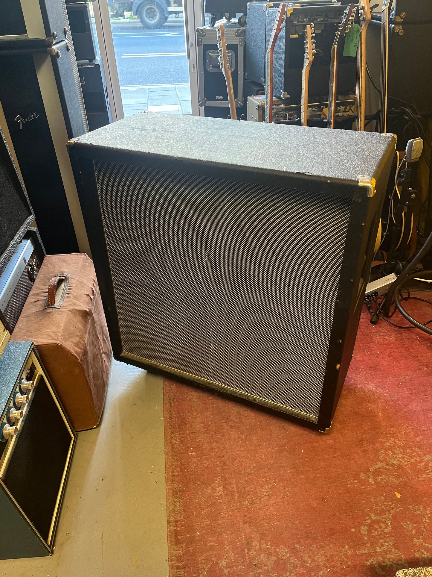 Diezel 4x12 cab with V30s