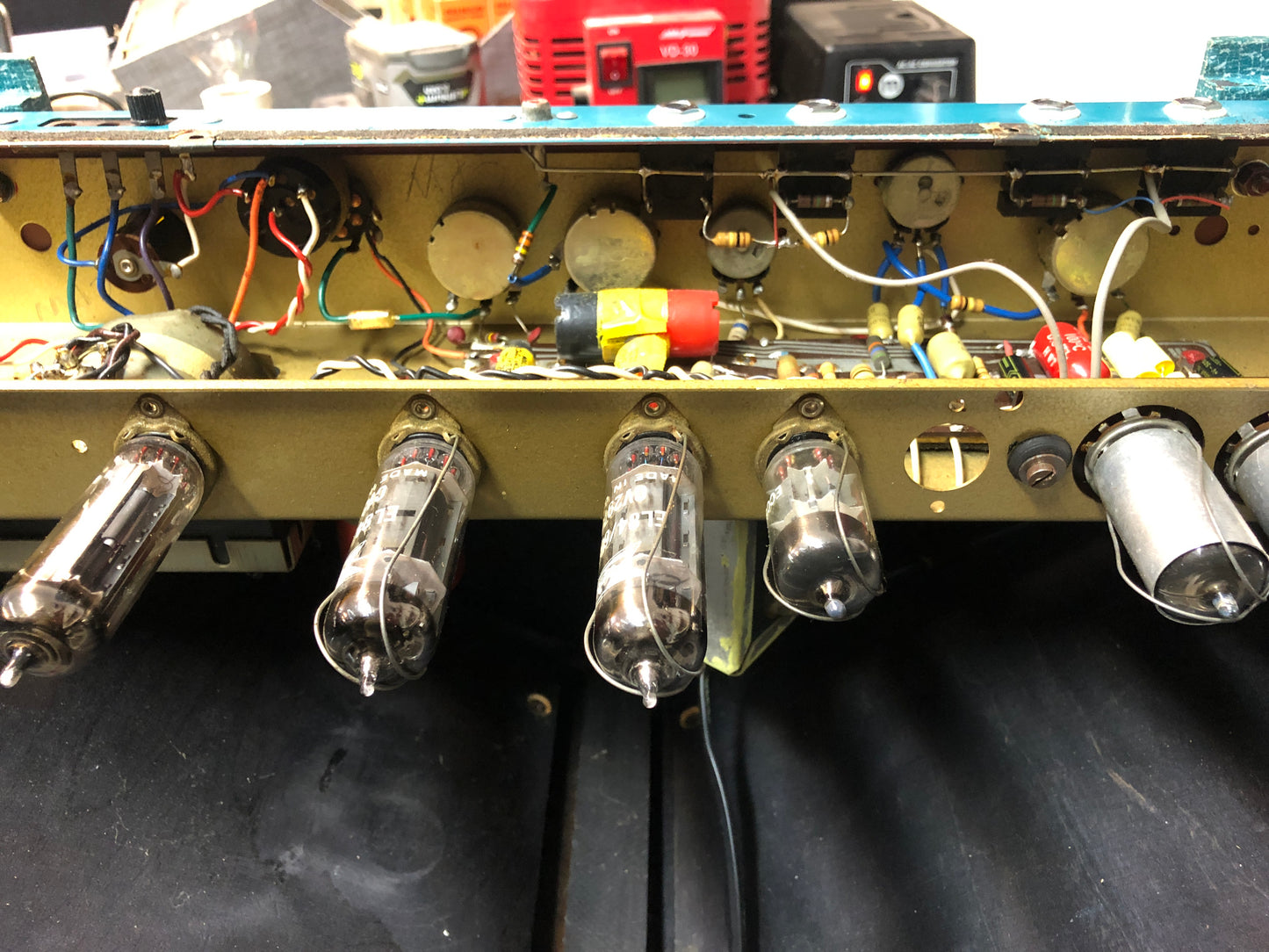 Watkins Dominator Tremolo V Front (1963)
